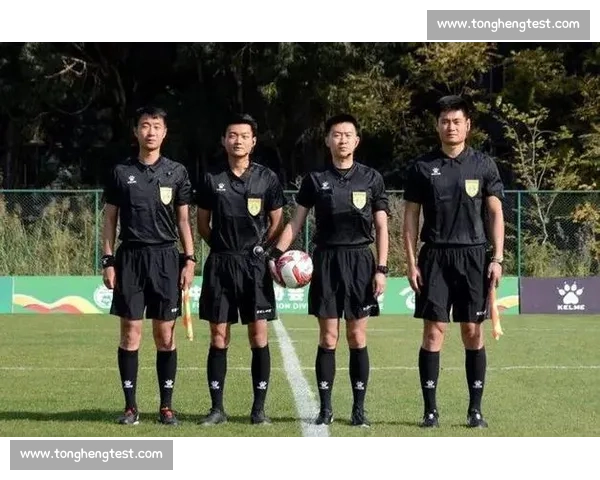 苏超 “微笑裁判” 陆爽火出圈！温柔执法化解冲突，网友：比进球还治愈